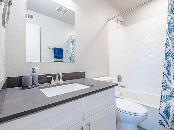 Amber Hill Bathroom