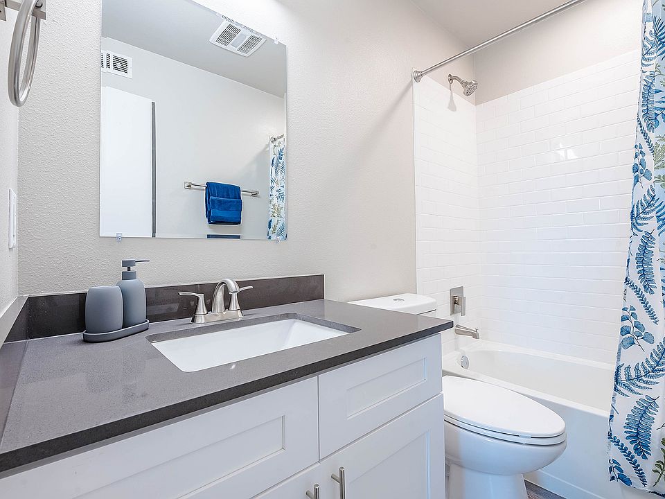 Amber Hill Bathroom