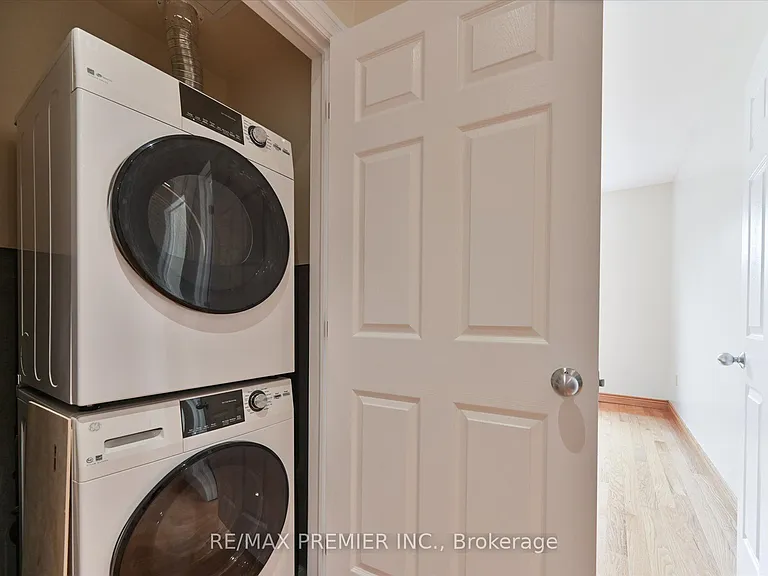 1575 Bayview Ave — Photo 13
