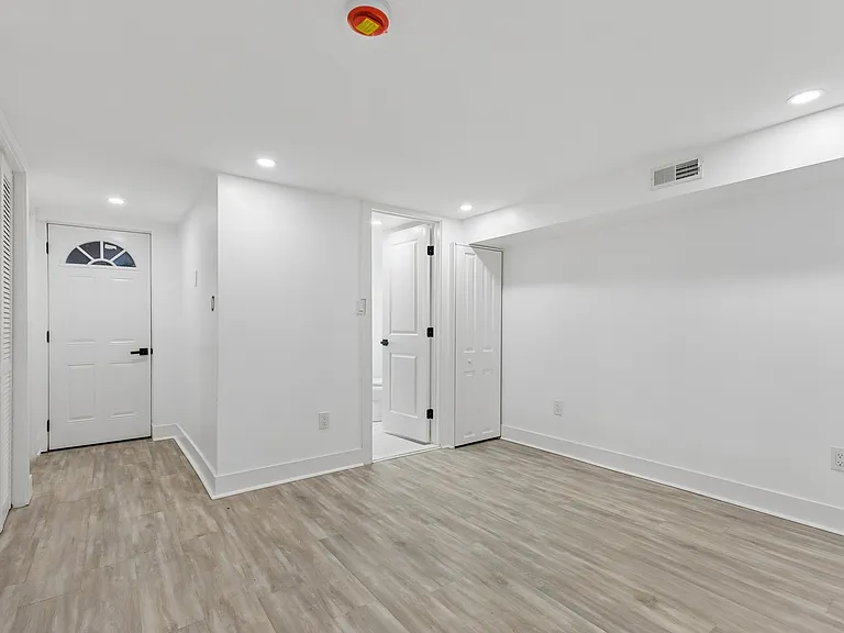 4627 H St SE — Photo 10