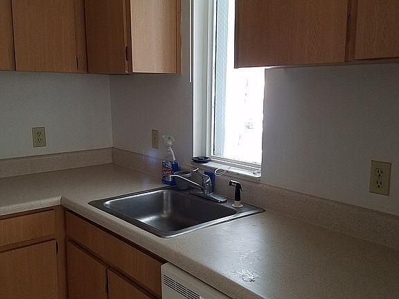 2nd image of 580 Fairways Cir #G203