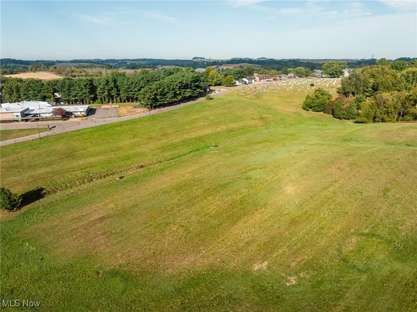 SW Miller Ave, Sugarcreek, OH 44681