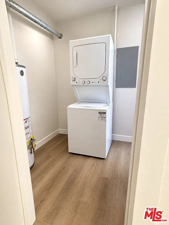 3 bed, 2.0 bath, 1500 sqft, $3,590 — Photo 3