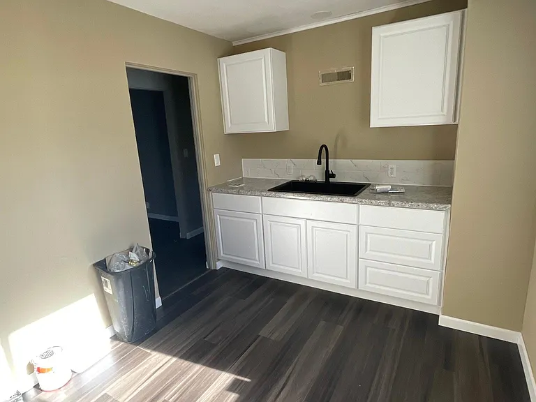 2322 Hosmer St — Photo 2