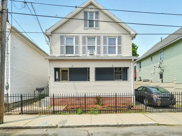 47 N Summer St, Holyoke, MA 01040