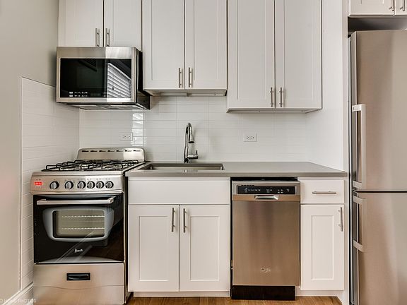 4th image of 6717 N California Ave APT 2E