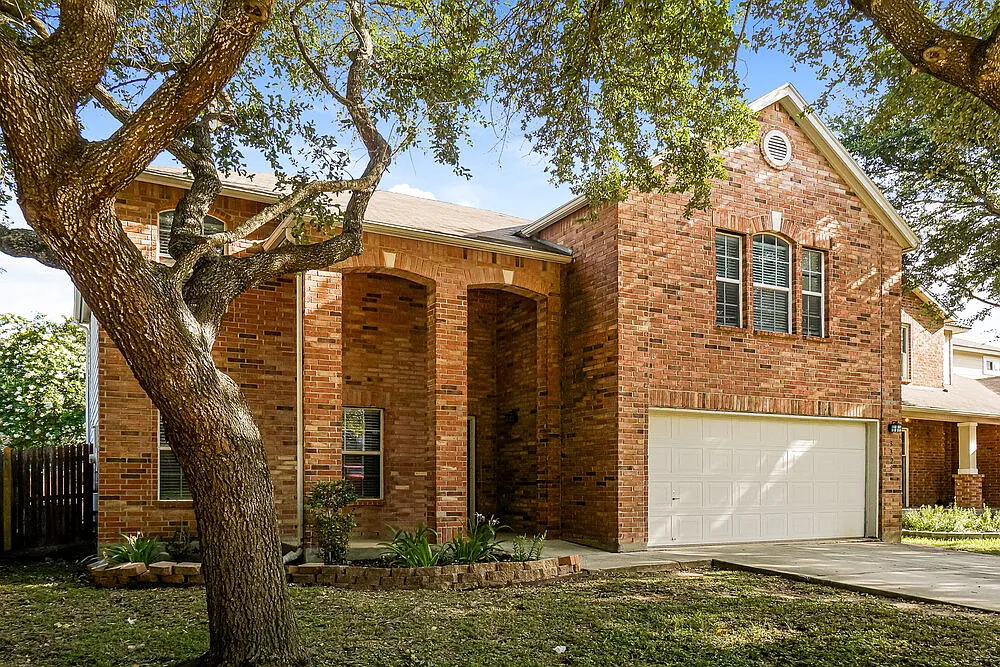 4 bed, 2.5 bath, 2366 sqft, $2,730 — Photo 4