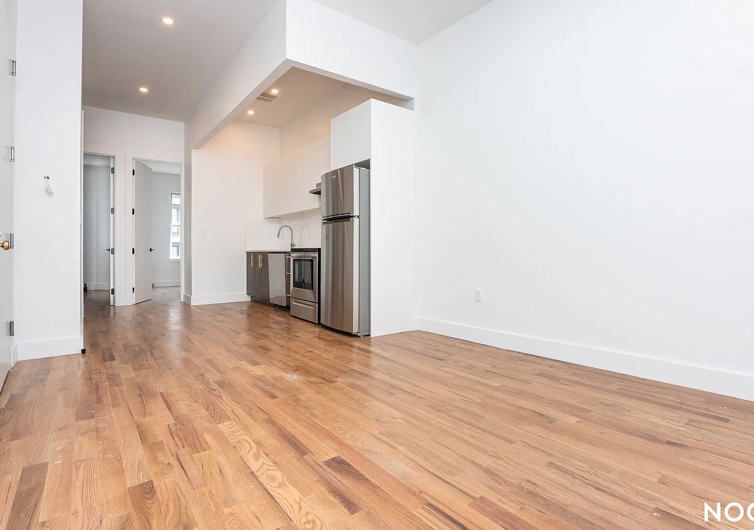 757 Hart Street — Photo 4