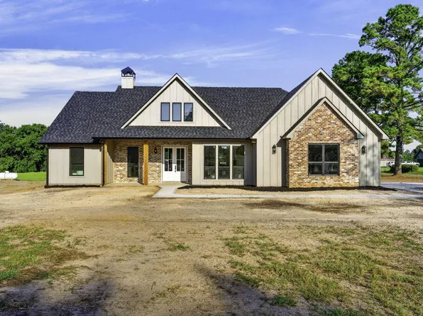 121 Welchs Hill Top Rd, Lufkin, TX 75901