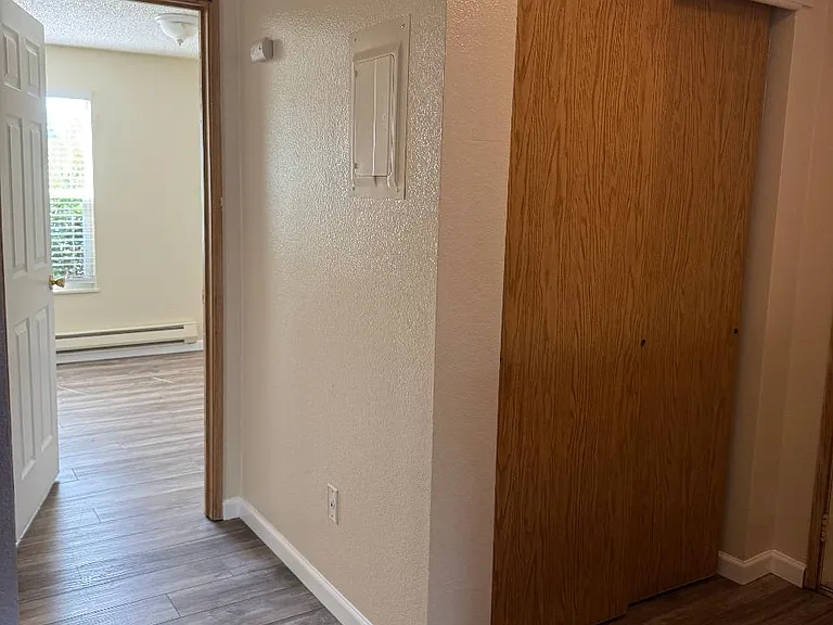 4103 S Center St #B — Photo 10