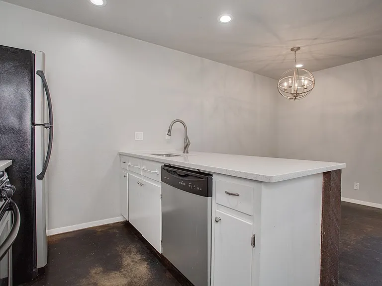 2300 Trailside Drive — Photo 13