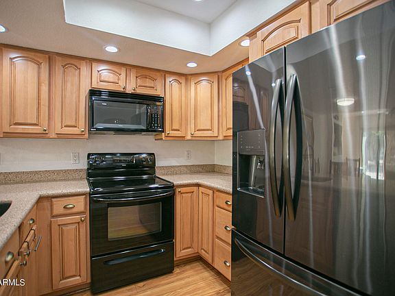 5th image of 122 S HARDY Drive #12