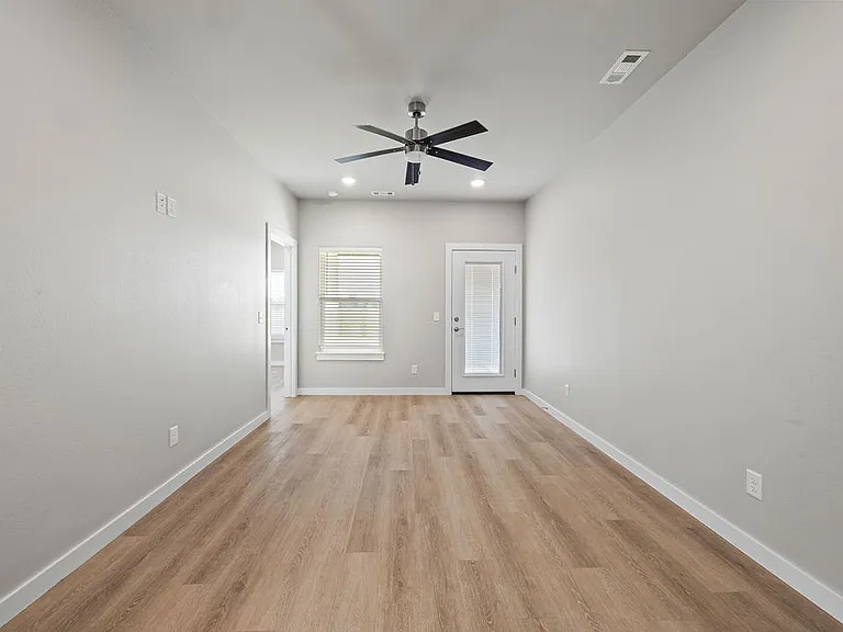 1506 SW Poigai Way #2 — Photo 4