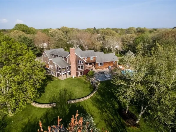 77 Pond Shore Dr, Charlestown, RI 02813