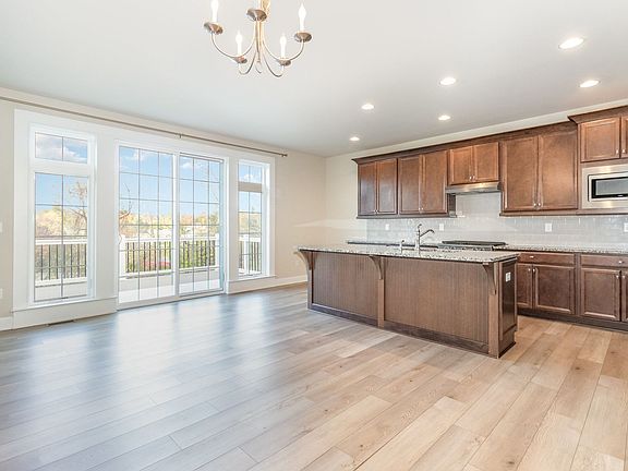 4th image of 1726 Bradley Dr