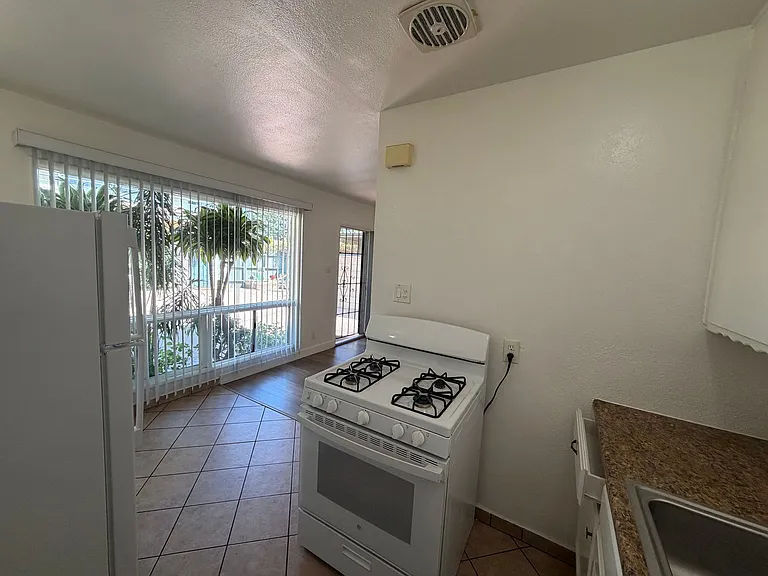 1518-40 E Artesia Blvd — Photo 58