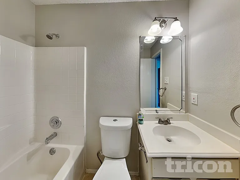637 Aqua Dr — Photo 14