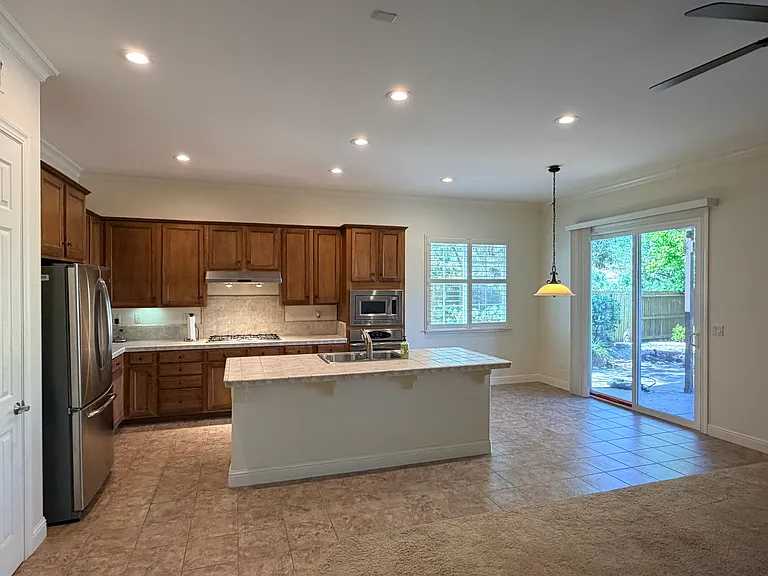 Built-in microwave and oven