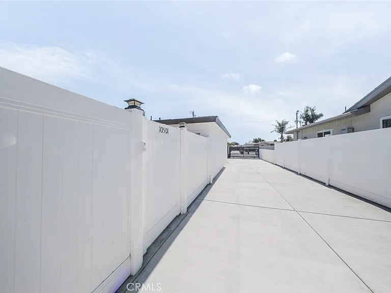 10503 Cantara St #10503 — Photo 20
