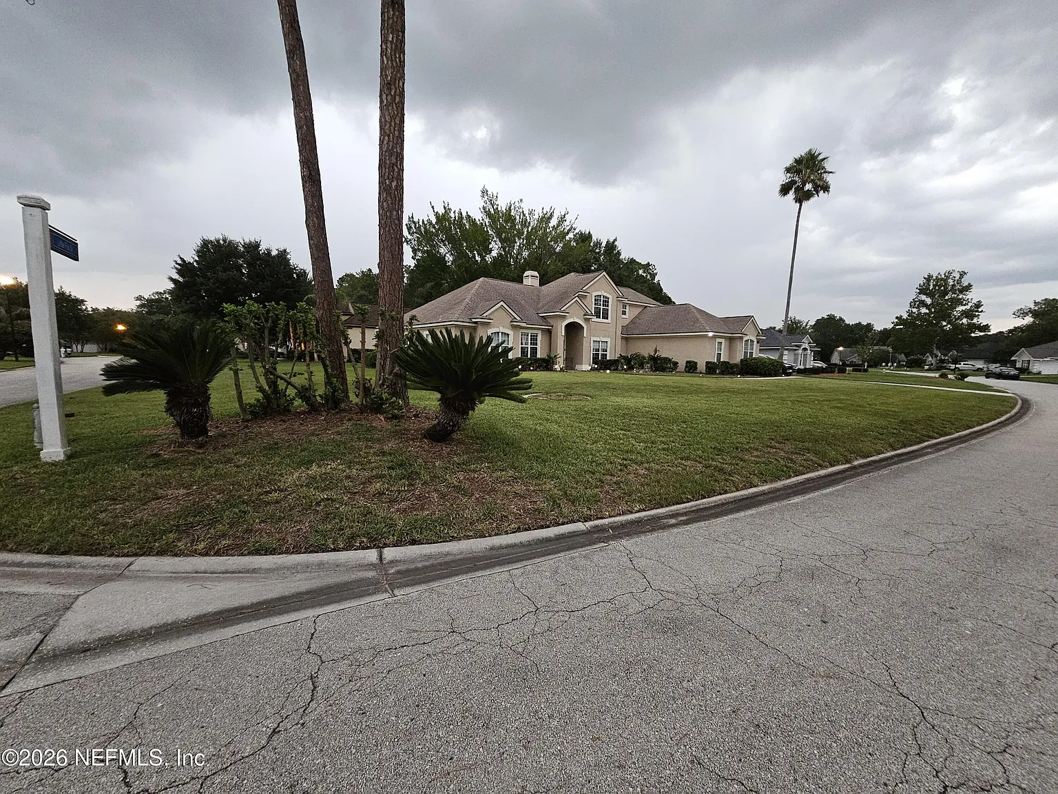 4 bed, 3.0 bath, 2586 sqft, $3,050 — Photo 4