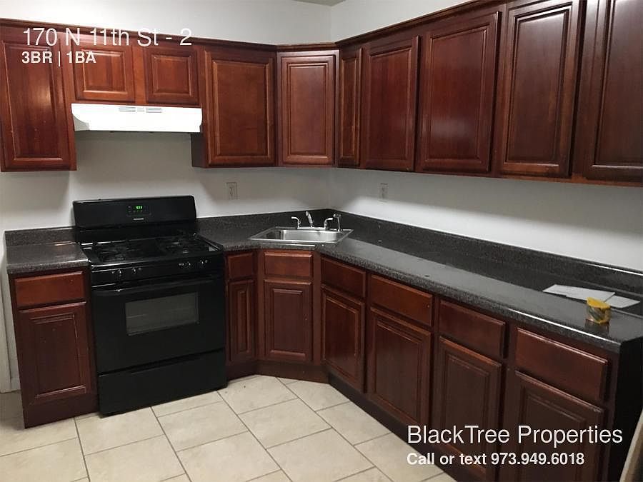 1st image of 170 N 11th St #2