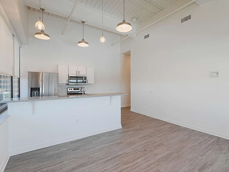 501 S Capitol Ave — Photo 23