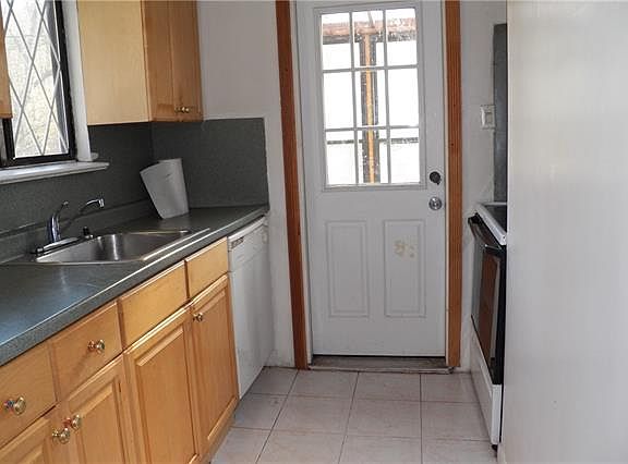 2nd image of 31 Laussane Dr