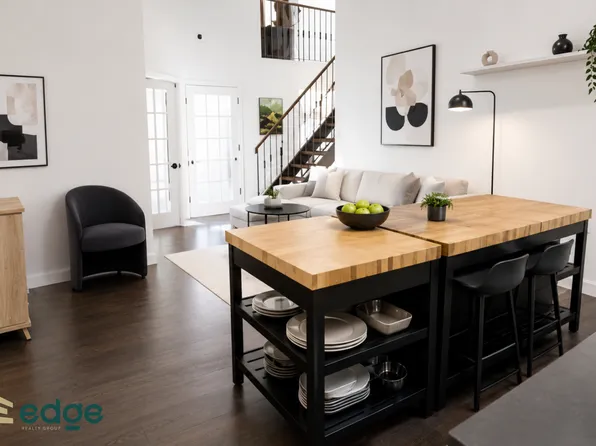 271 Metropolitan Avenue image 1 of 5