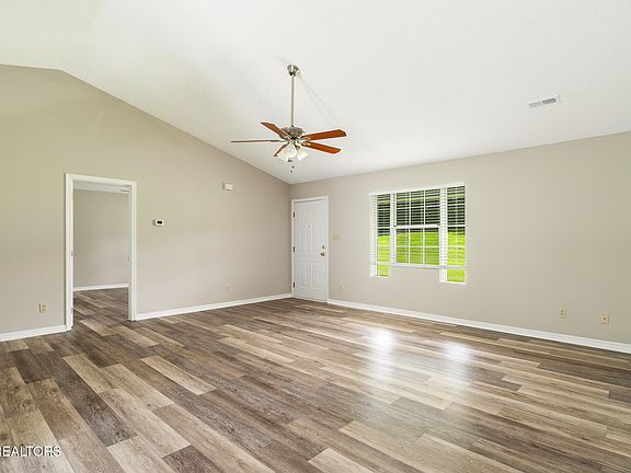 3rd image of 106 McDowell Ln