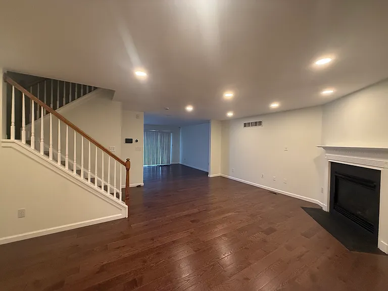 1319 Mohr Cir — Photo 5