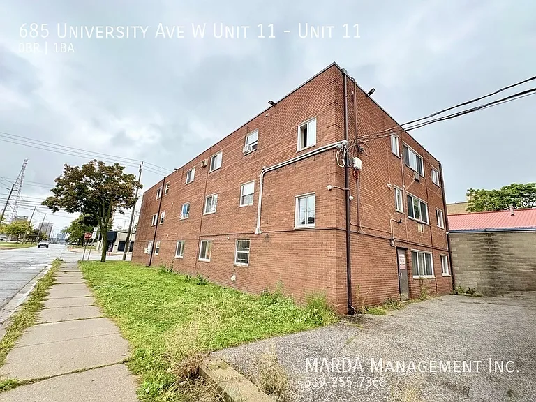 685 University Ave W #11 — Photo 8
