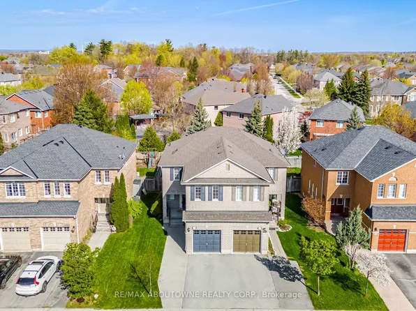2029 Blue Jay Blvd, Oakville, ON L6M 3R4