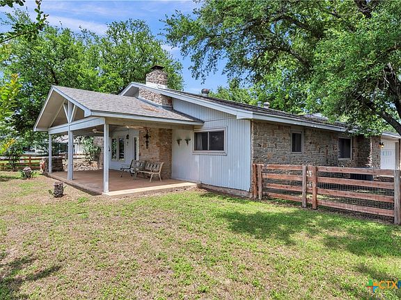 3rd image of 106 Meadowlakes Dr
