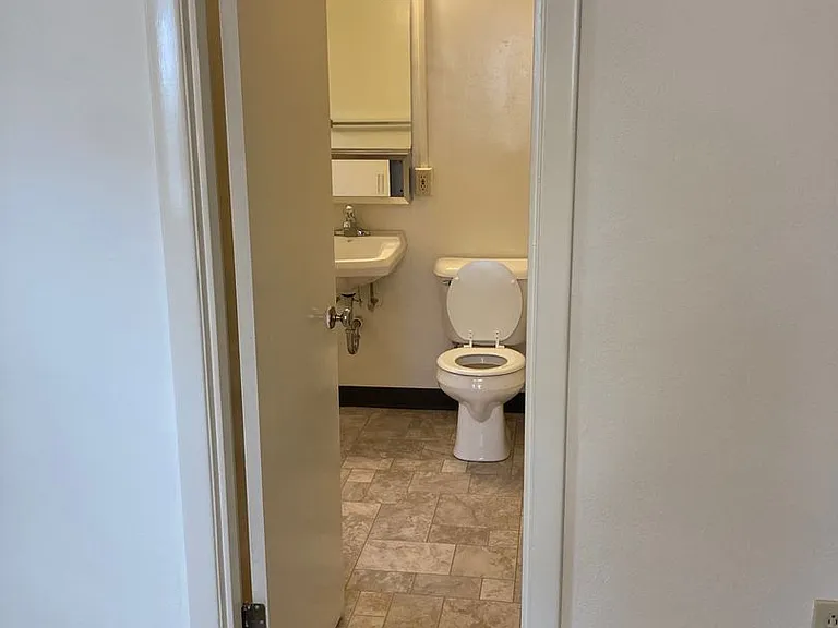 State Street Apartments — Photo 53