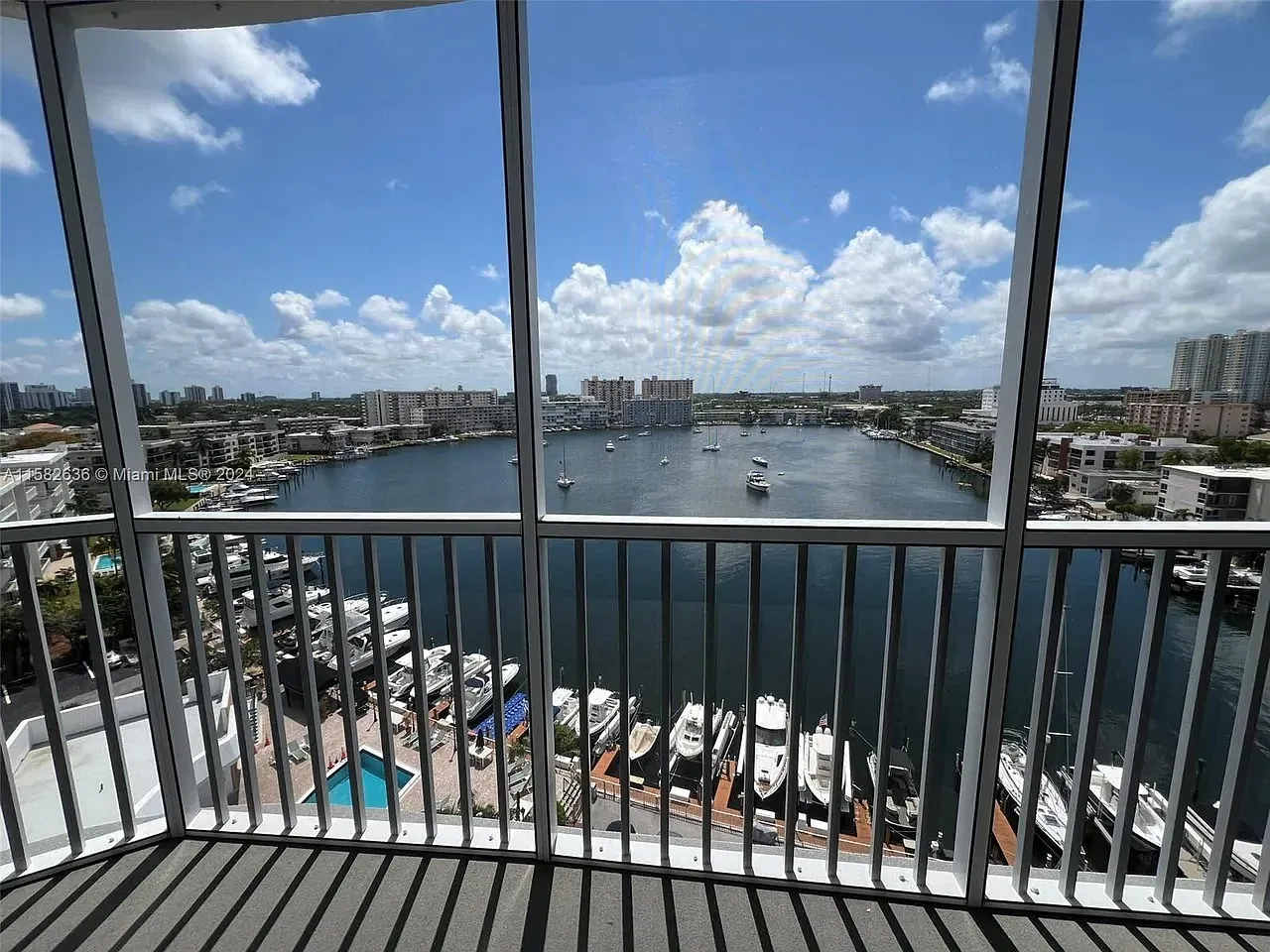 100 Golden Isles Dr — Photo 2
