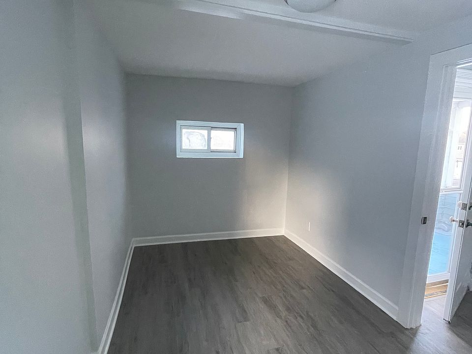 1st bedroom