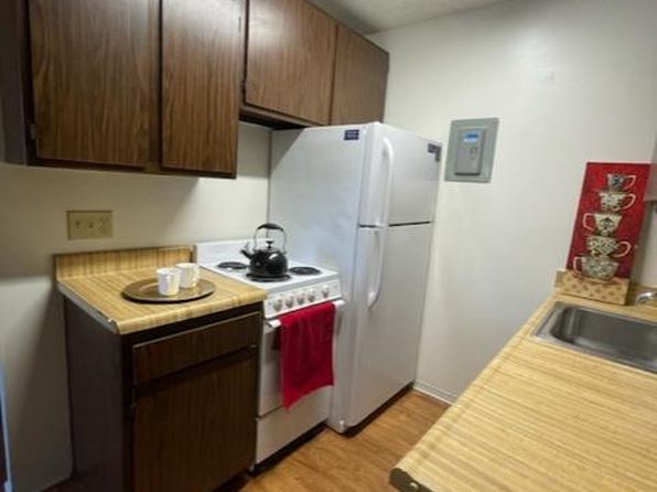 1315 D St APT 8