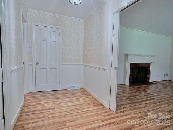 5th image of 315 Dogwood Dr