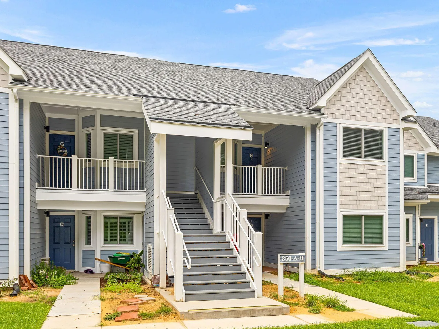 2 bed, 2.0 bath, 1052 sqft, $2,900 — Photo 1