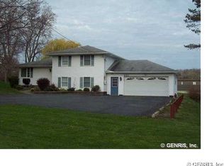 701 Moseley Rd, Fairport, NY 14450