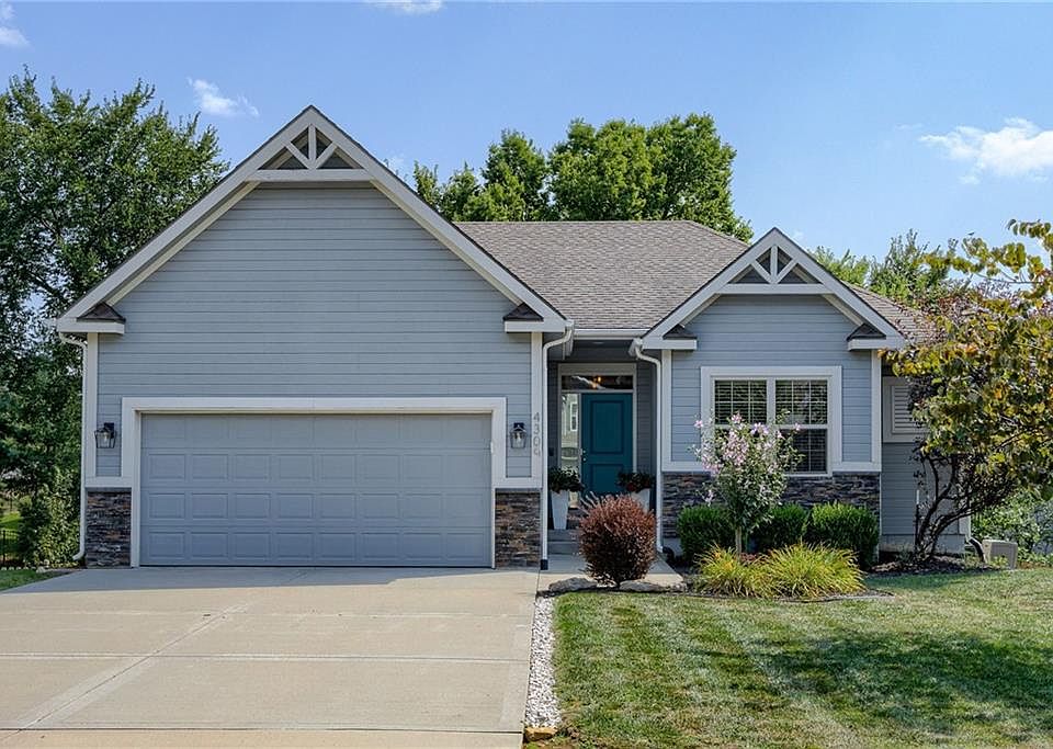 1st image of 4309 NE 85th Ter