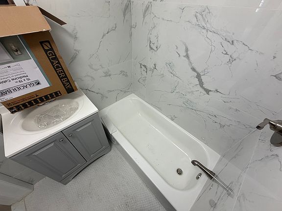 5th image of 514-516 Harrison Ave #1
