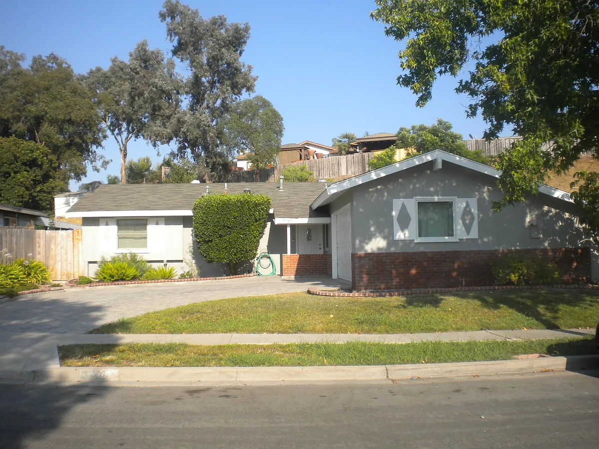Building Photo - 5785 Tex St