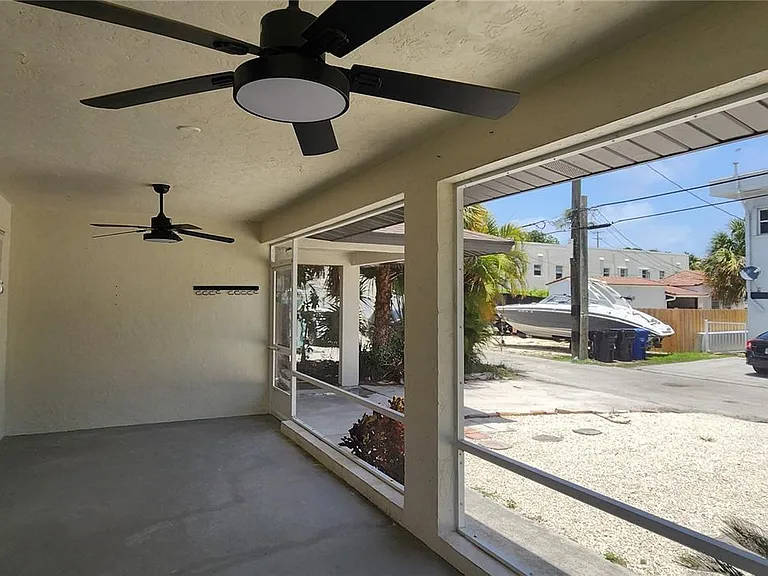 114 S Lakeside Dr #114 — Photo 9