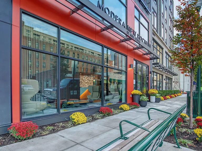 Have the best of both worlds at Modera New Rochelle, right in your own backyard. Contact us today to reserve your new Modera home.
