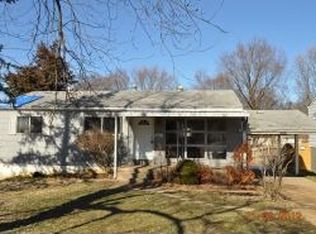 8921 Spur Ln, Saint Louis, MO