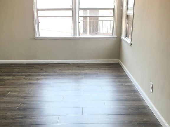 3rd image of 1132 S Burlington Ave