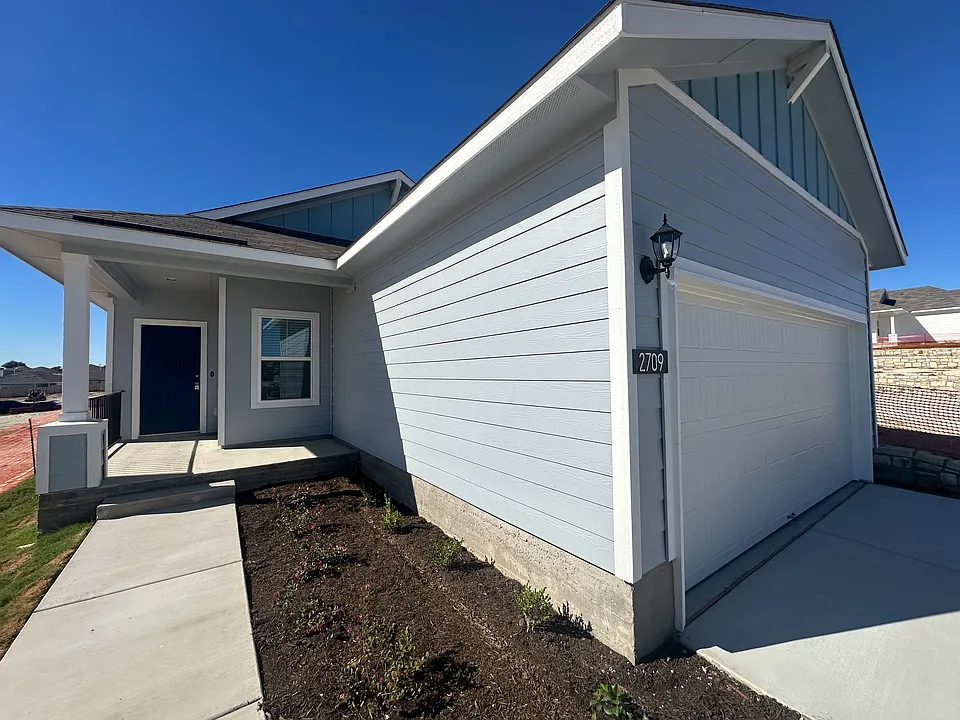 2709 Derwent Dr