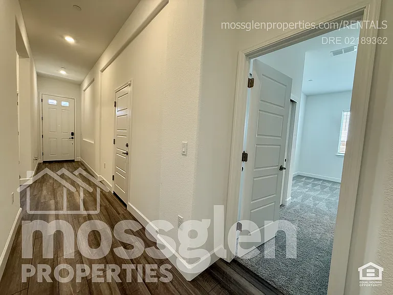 5666 Sailrock St — Photo 10