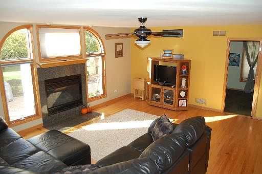 5th image of 24121 Douglas Dr